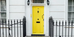 Protege tu casa de la puerta amarilla con el seguro de impago de alquiler